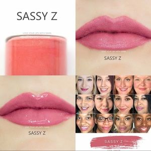 Lipsense! Lasting color!